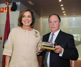 Ana Botella en su encuentro con representantes de las Casas Regionales